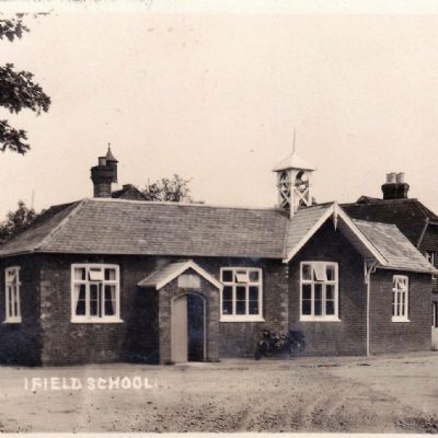 Pic of Ifield School